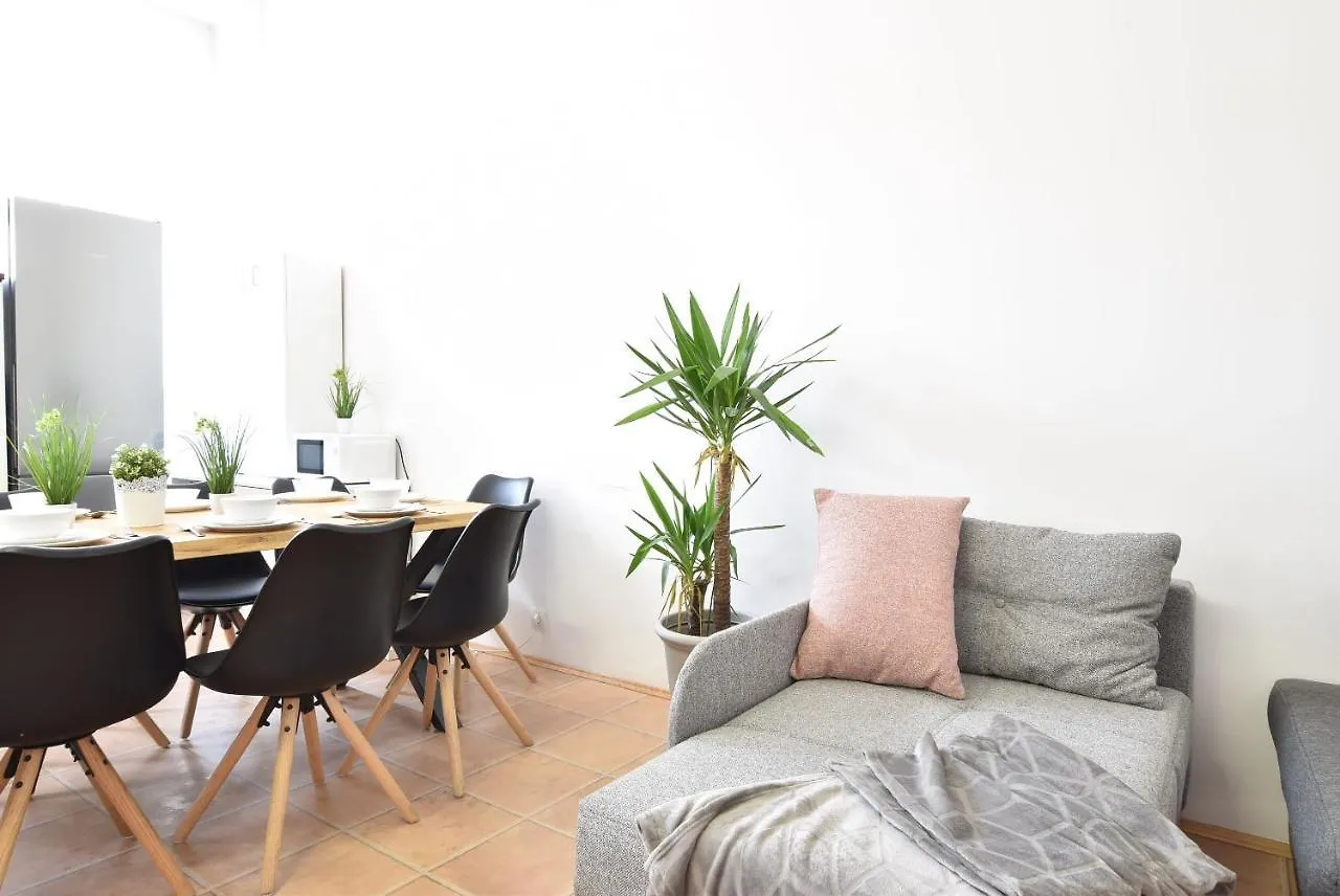 Riesiges Zentrales Apartment Mit Parkplatz Innsbruck 0*,  Austria
