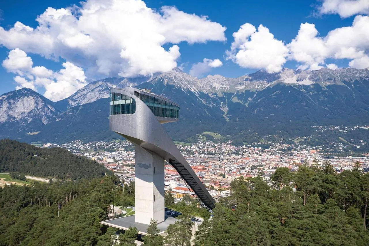 Riesiges Zentrales Apartment Mit Parkplatz Innsbruck Austria