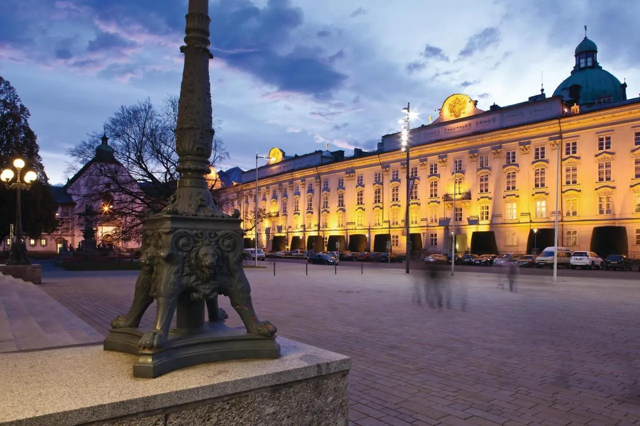 Riesiges Zentrales Apartment Mit Parkplatz Innsbruck